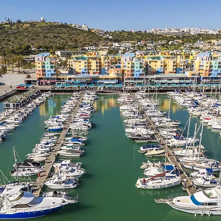 公寓 Marina Breeze With Pool - 900m From The