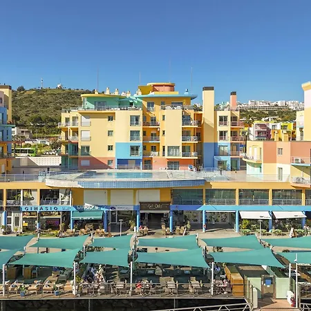 Marina Breeze With Pool - 900m From The *