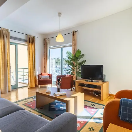 Marina Breeze With Pool - 900m From The *