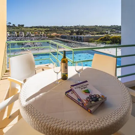 Marina Breeze With Pool - 900m From The Appartement *