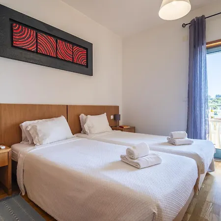 דירה Marina Breeze With Pool - 900m From The *