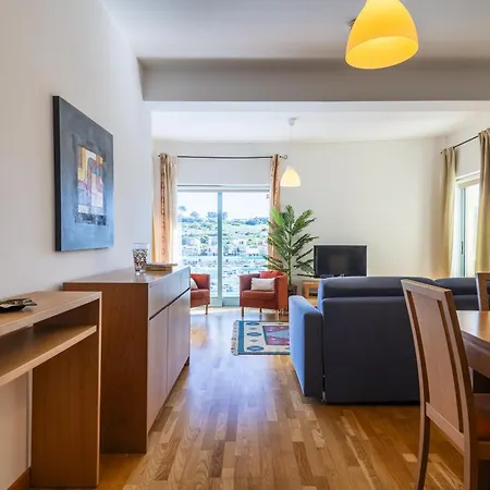 Apartment Marina Breeze With Pool - 900m From The Albufeira