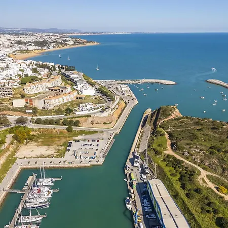 Marina Breeze With Pool - 900m From The Apartment