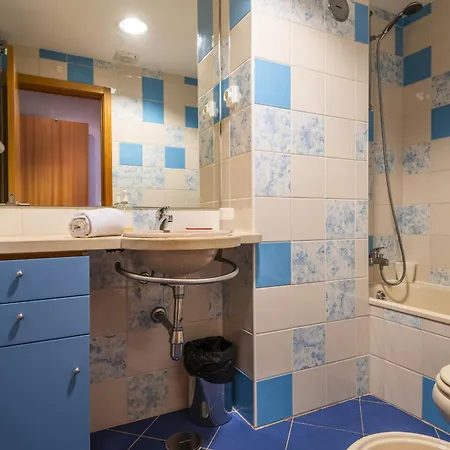 Marina Breeze With Pool - 900m From The Daire