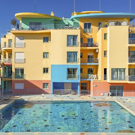 Marina Breeze With Pool - 900m From The Apartment