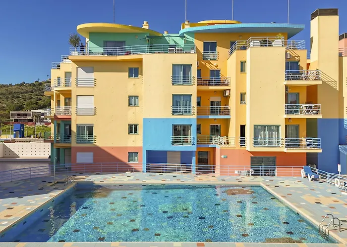 Marina Breeze With Pool - 900m From The Appartamento