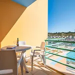 Marina Breeze With Pool - 900m From The