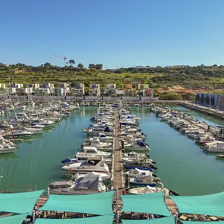 Marina Breeze With Pool - 900m From The Appartement *